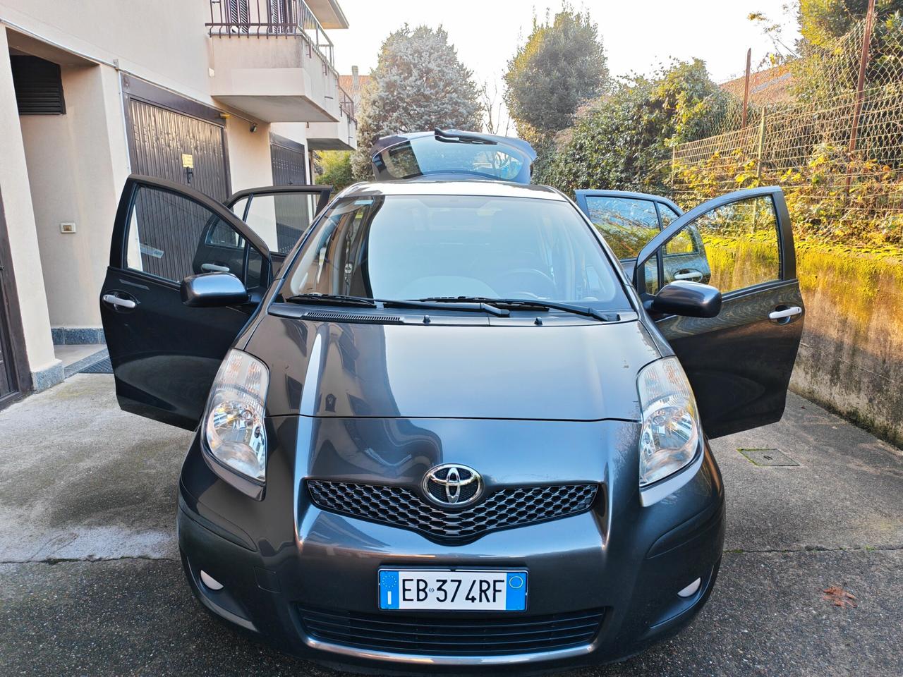 Toyota Yaris 1.0 BENZINA 70cv / 25.250km / Unipro