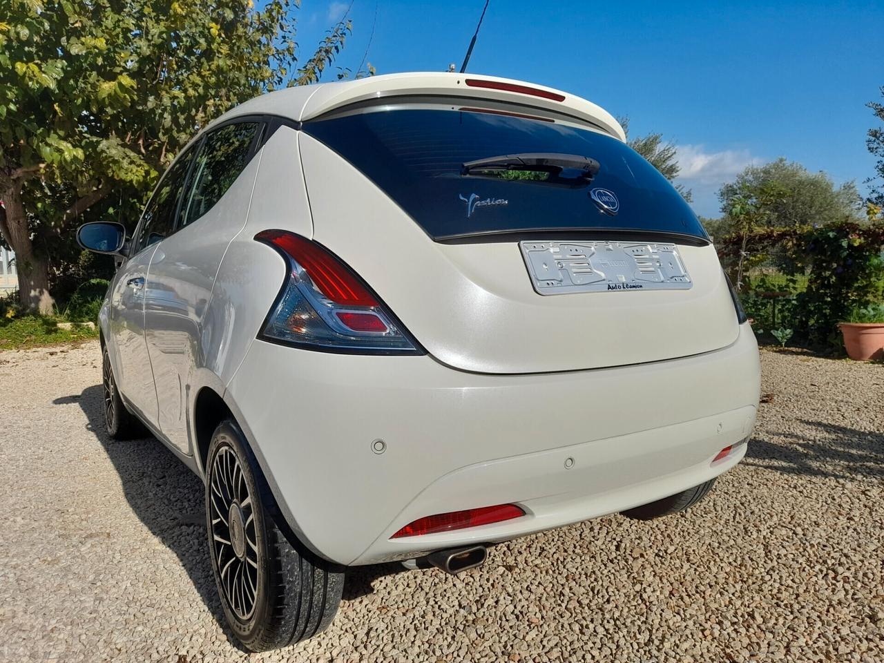 Lancia Ypsilon 1.2 69 CV Gold 2019 neopatentati ok