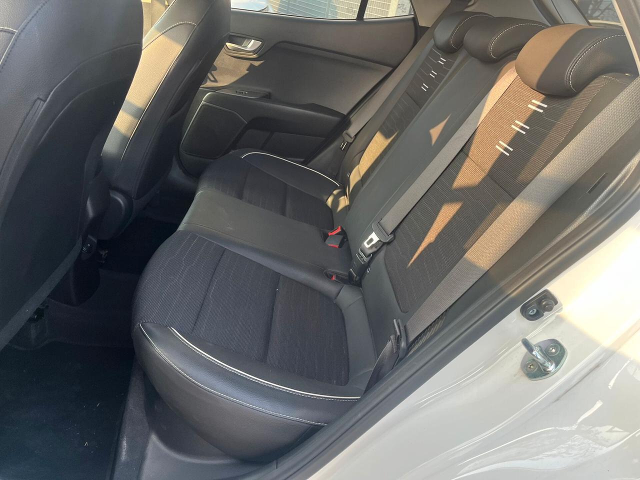 Kia Stonic 1.0 T-GDi 100 CV MHEV iMT GT Line