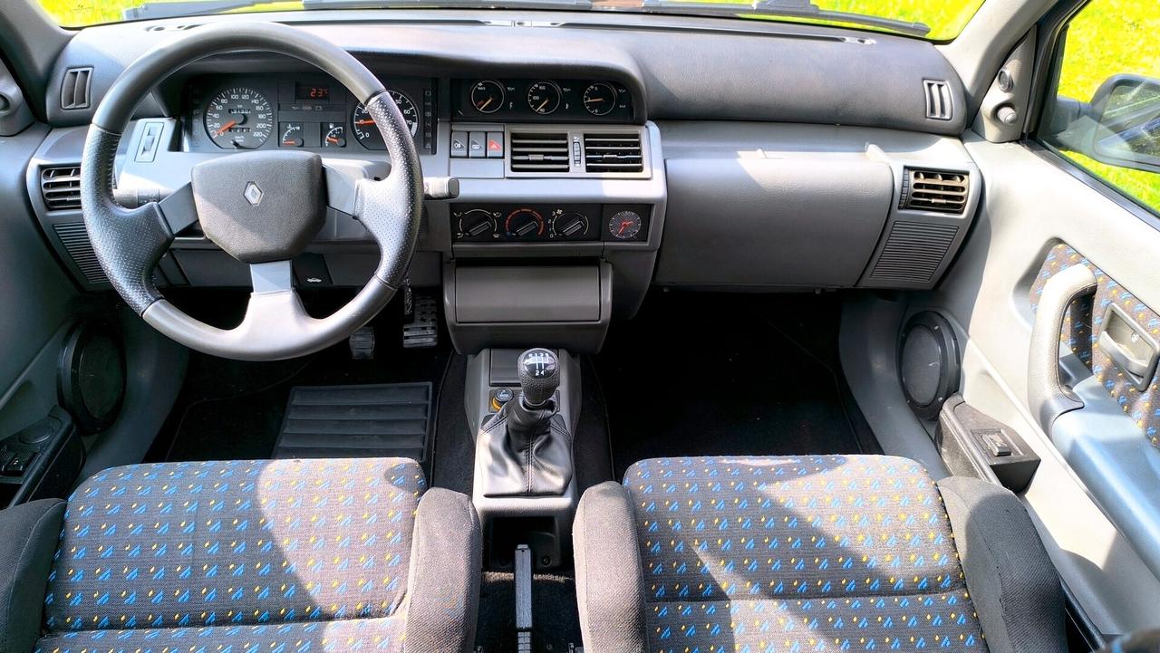 Renault Clio 1.8i 16V Diac no Cat