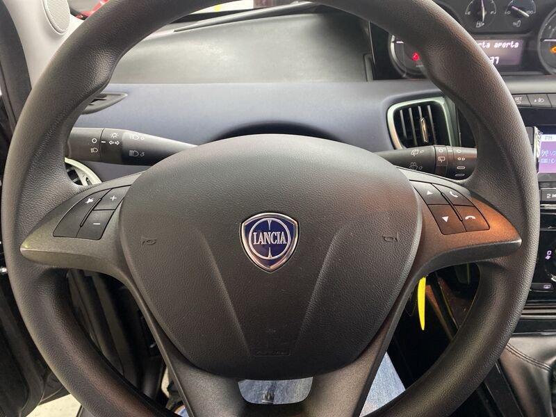 Lancia Ypsilon III 2015 1.0 firefly hybrid Gold s&s 70cv