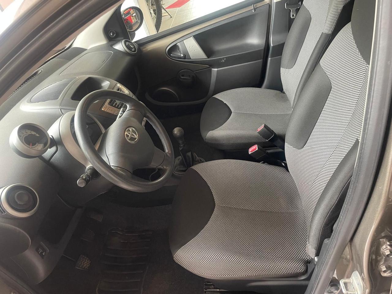 Toyota Aygo 1.0 12V VVT-i 5 porte Tobasco(X NEOPATENTATI)