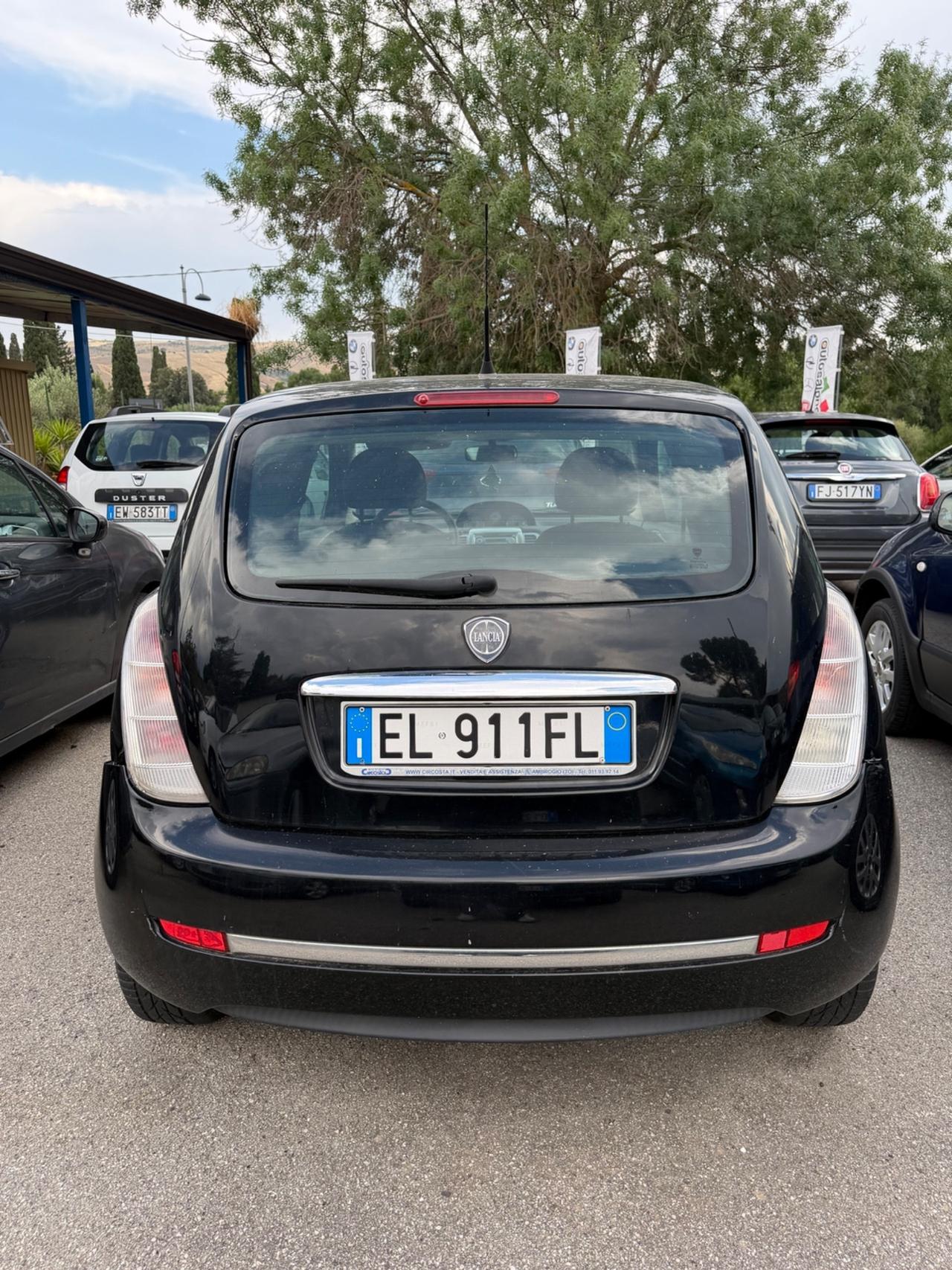 Lancia Ypsilon 1.3 MJT 75 CV Unyca