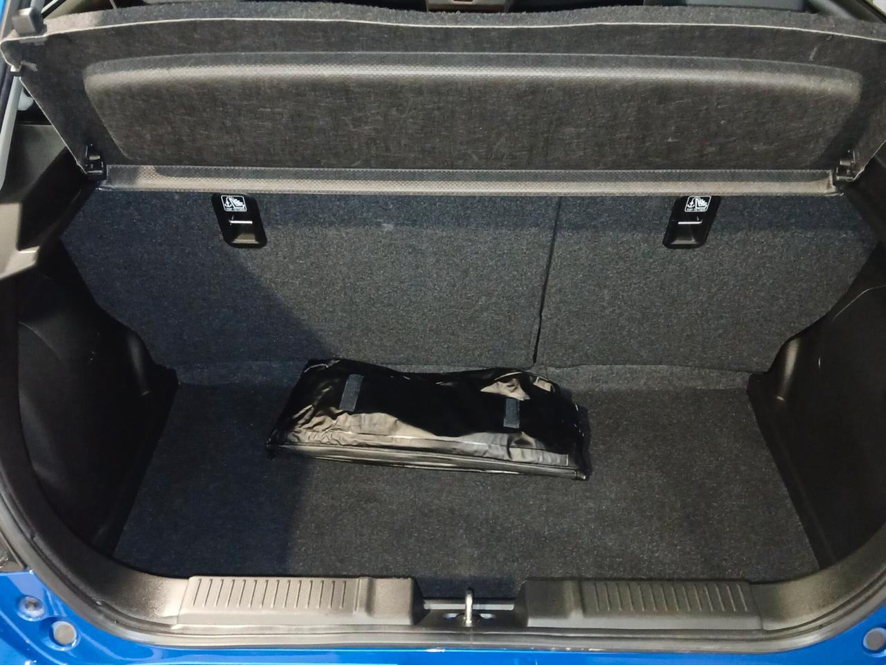 Suzuki Swift 1.2 Hybrid Top bicolor