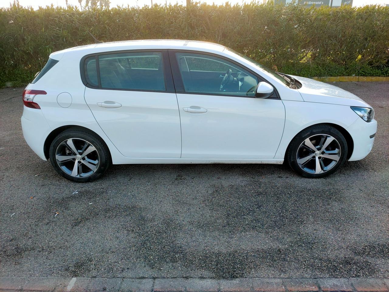 Peugeot 308 BlueHDi 120 S&S Allure