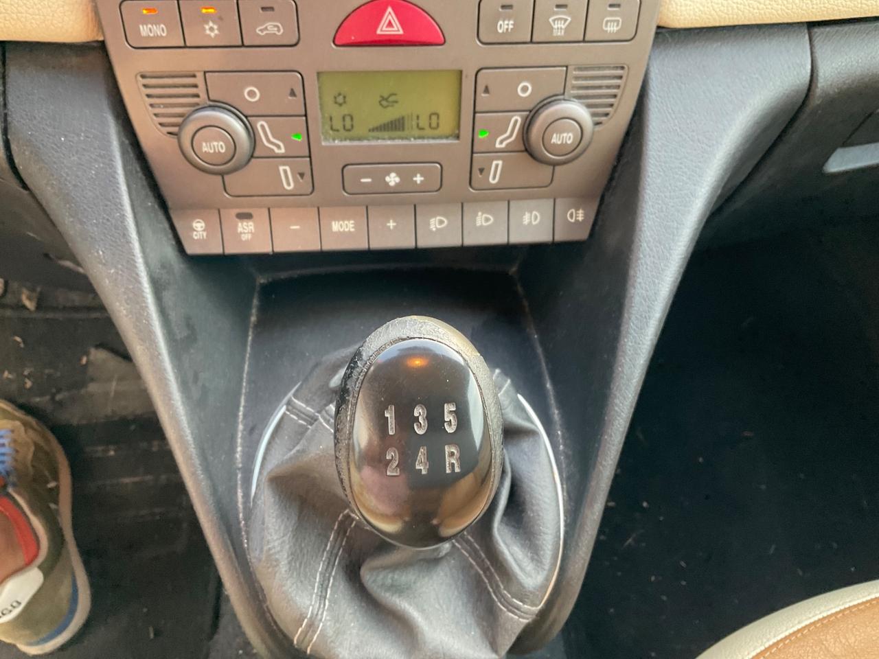 Lancia Ypsilon 1.2 16V Platino
