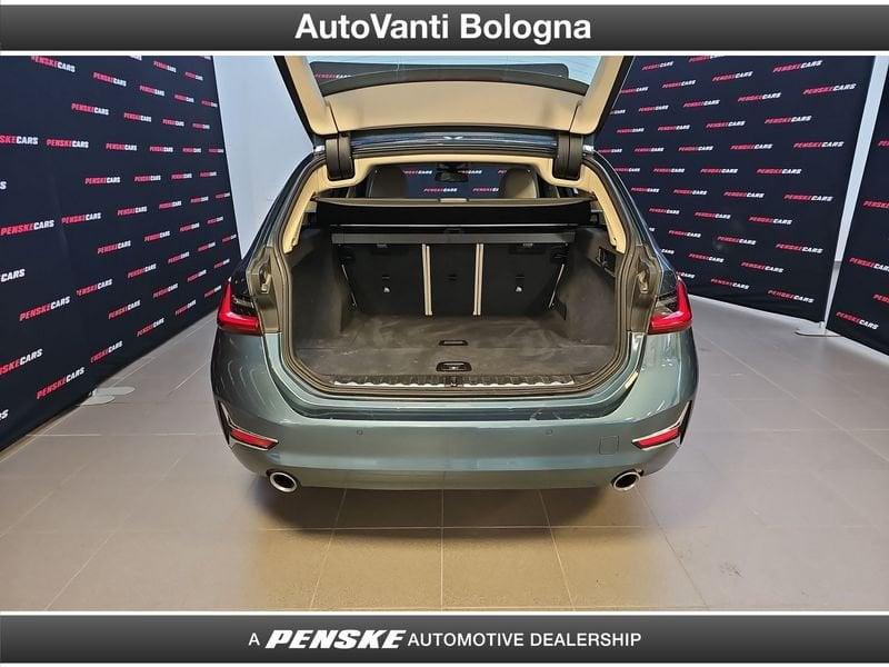 BMW Serie 3 320d Touring mhev 48V xdrive Luxury auto