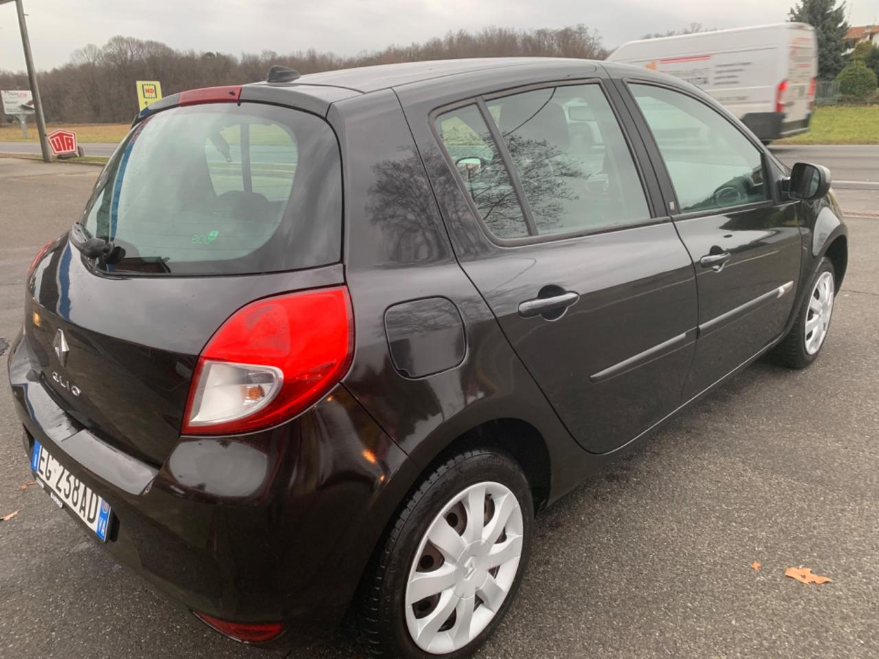 Renault Clio 1.2 16V 5 porte Luxe