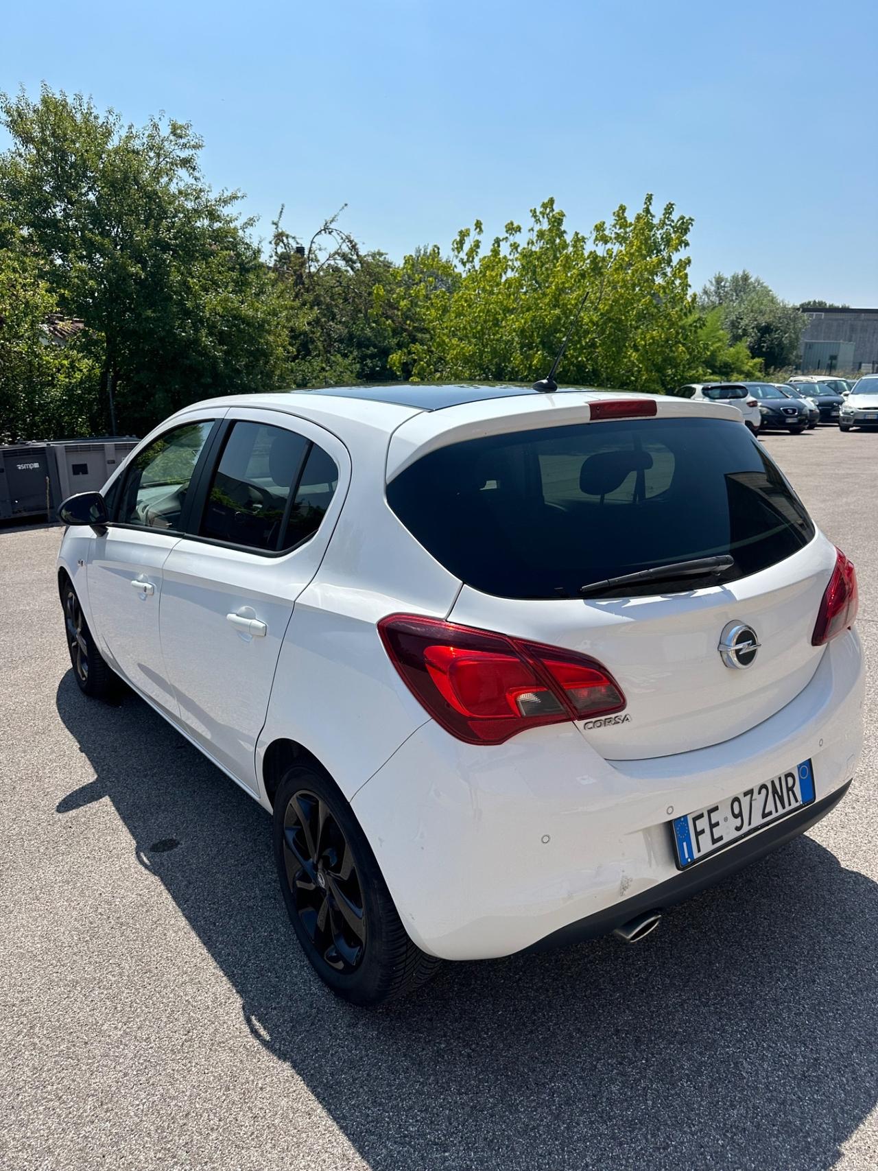 Opel Corsa 1.4 90CV GPL Tech 5 porte Neopatentati