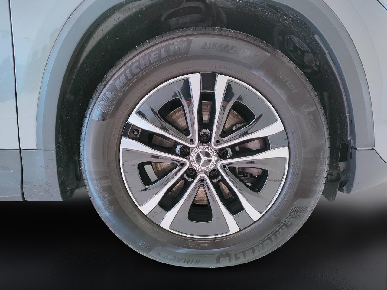 Mercedes-Benz GLA-H247 2023 - GLA 180 d Advanced auto