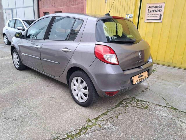 RENAULT Clio 1.2 16V 5 porte Luxe ok neopatentati