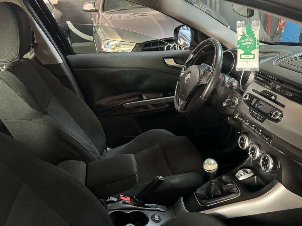 Alfa Romeo Giulietta 1.6 JTDm-2 105 CV Distinctive