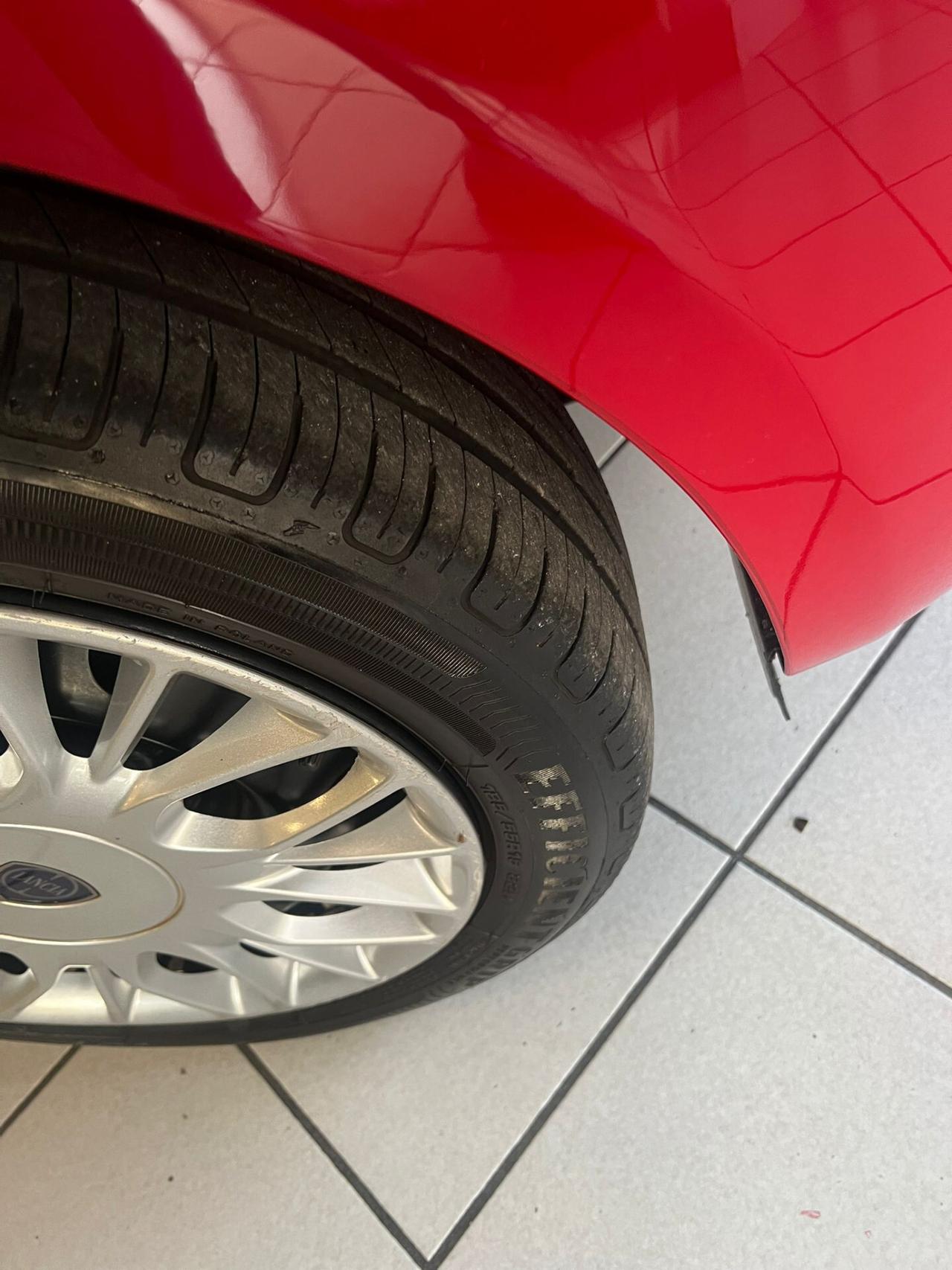 Lancia Ypsilon 1.2 69 CV 5 porte Gold