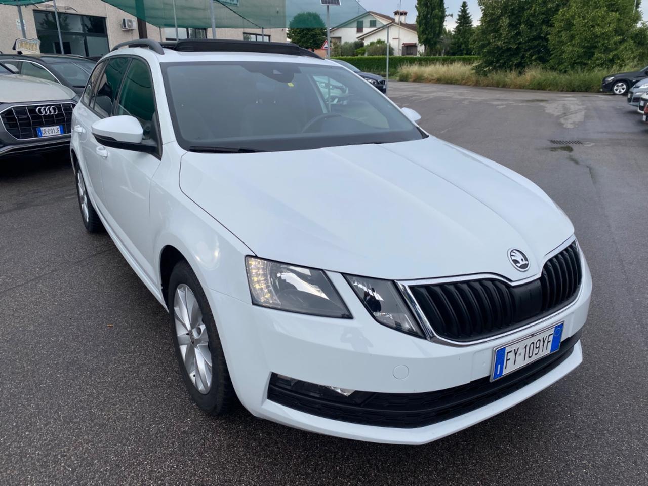 Skoda Octavia SW 2.0 150 CV DSG Tetto Apribile Executive