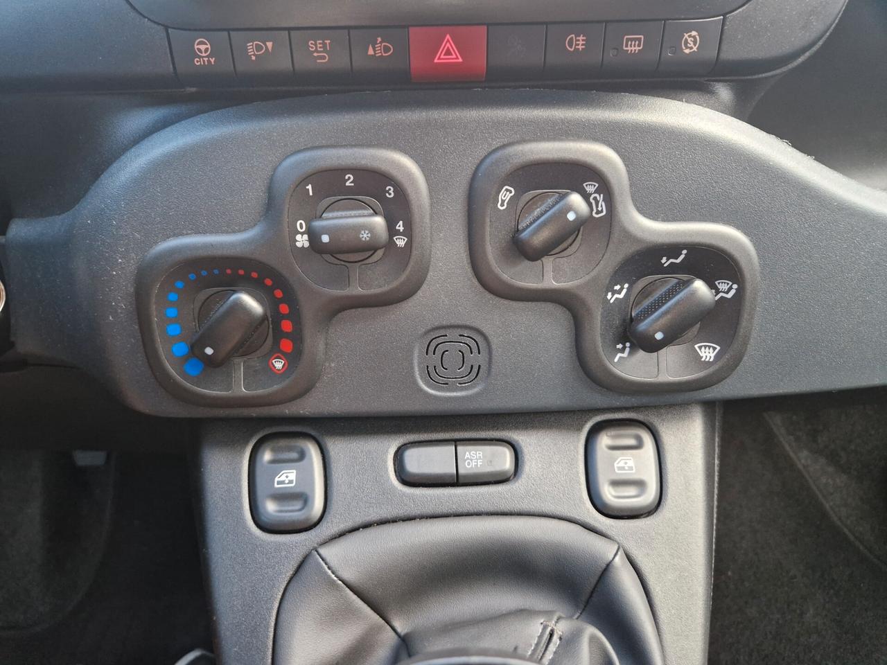 Fiat Panda Hybrid 1.0 70CV "29.100 km" Bluetooth, Sensori post., Start&Stop