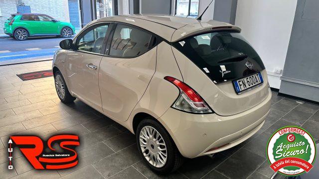 LANCIA Ypsilon 1.2 69 CV 5 porte Gold Adatta Neopatentati