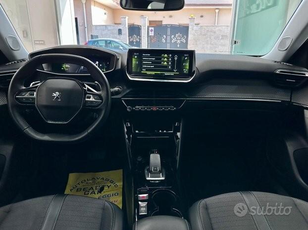 Peugeot 2008 BlueHDi 130 S&S EAT8 Allure