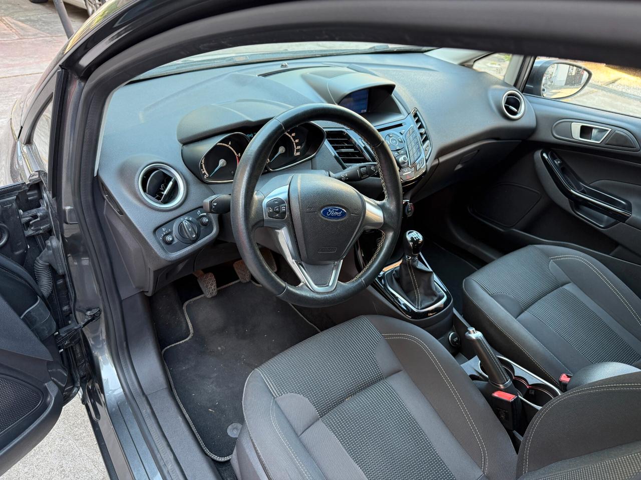Ford Fiesta 1.5 TDCi 75CV 5 porte Titanium