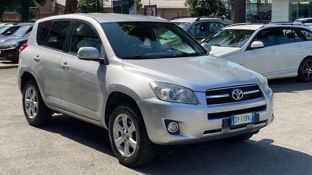 Toyota RAV 4 RAV4 2.2 d-4d Luxury 150cv dpf my09