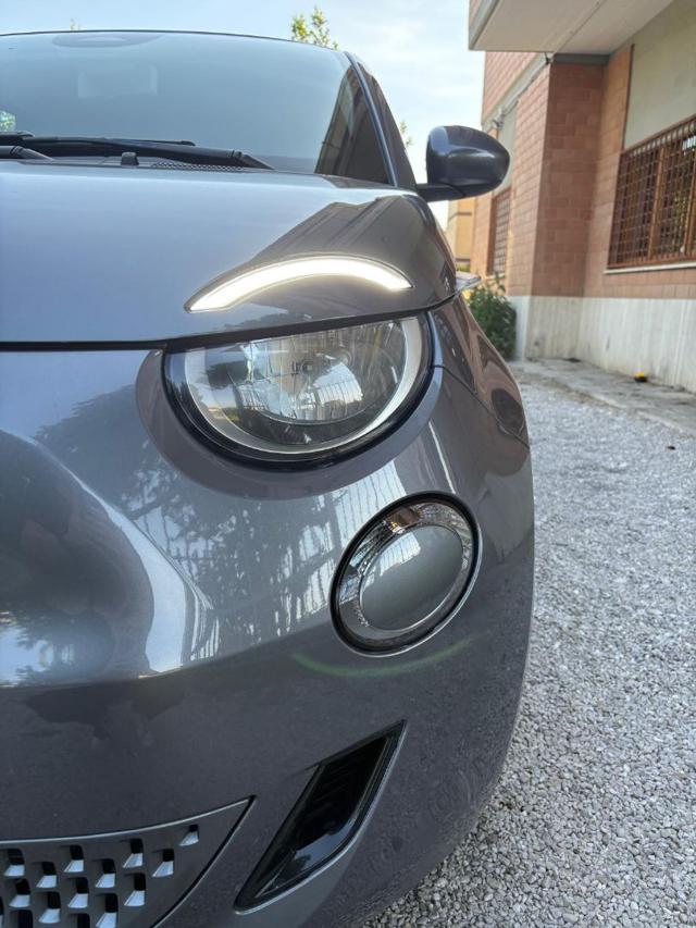 FIAT 500e 3+1 42 kWh Icon