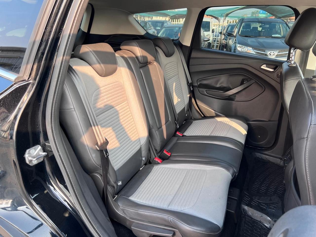 Ford Kuga 1.5 TDCI 120 CV S&S 2WD ST-Line Business