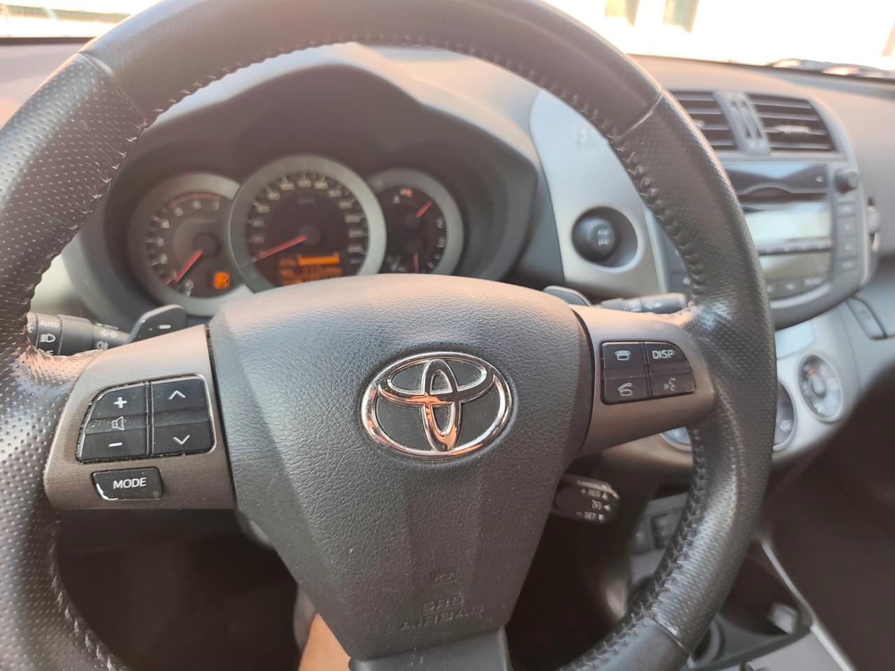 Toyota RAV4 4x4 automatico 2.2 D-Cat A/T 150 CV Luxury