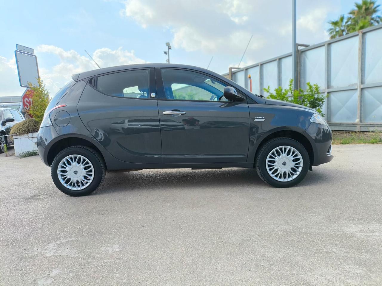 Lancia Ypsilon ECO CHIC 900 CC. X NEO PATENTATI BENZINA/ METANO RIF:4625