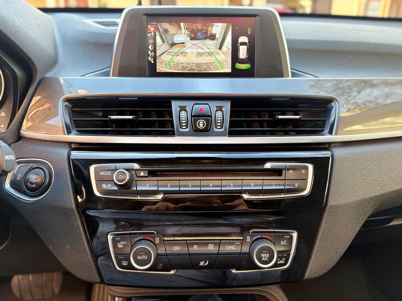 BMW X1 SDrive20d xLine FULL/LED/NAV/TETTO
