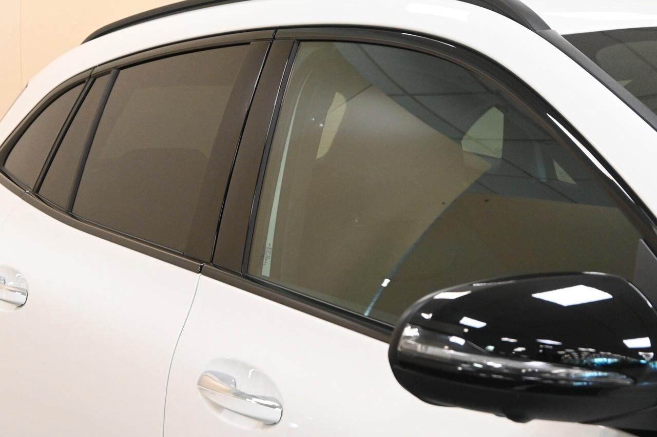 MERCEDES GLA (H247) GLA 180 d Automati...