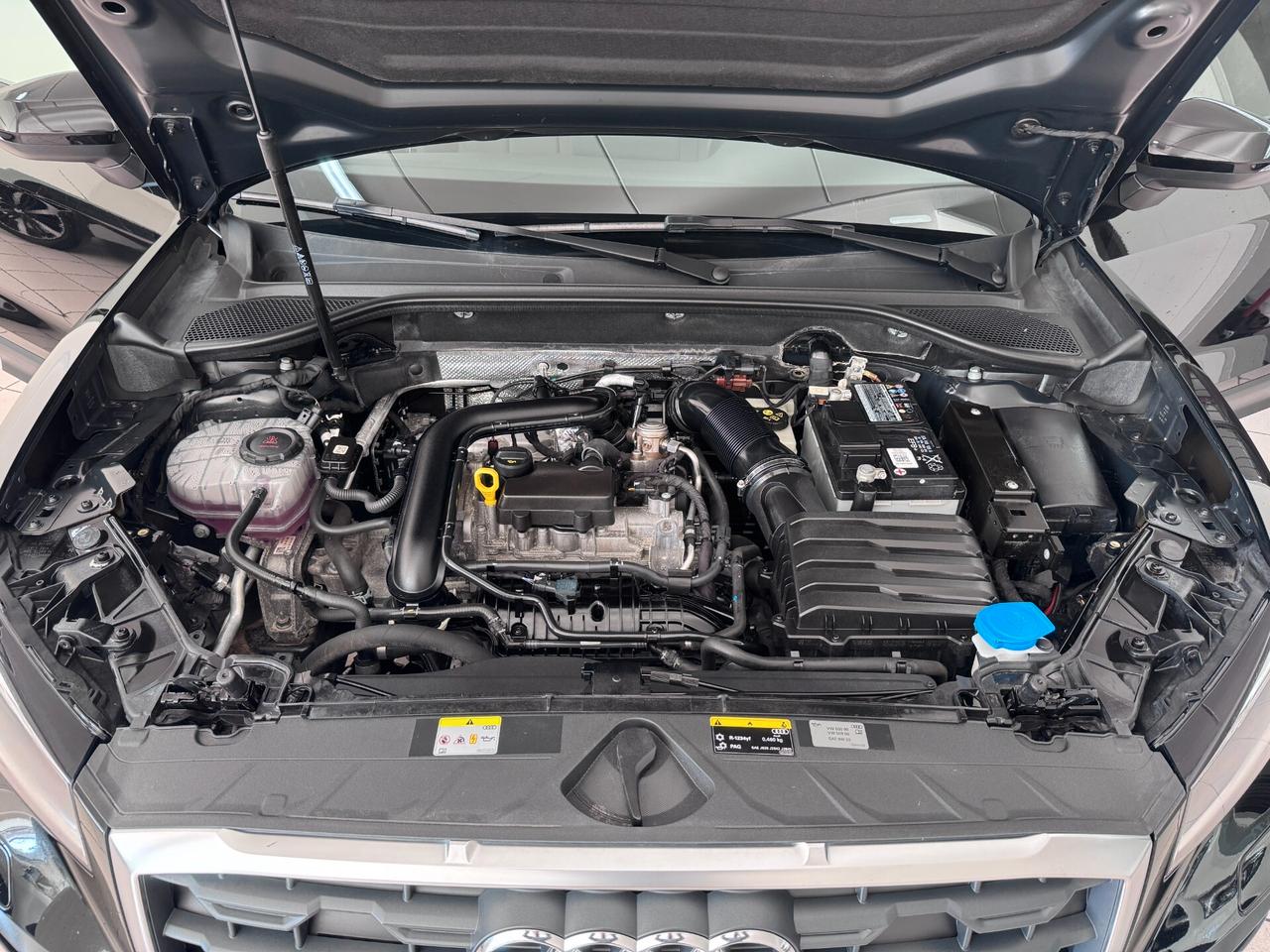 Audi Q2 1.0 TFSI - BENZINA 110cv MANULE - PARI AL NUOVO!!