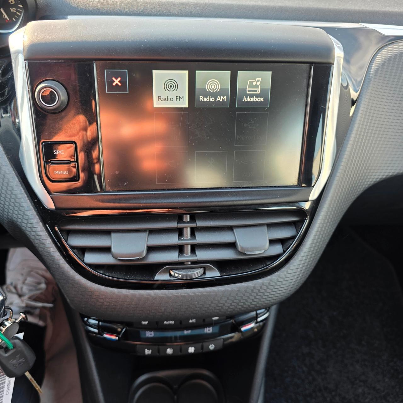 Peugeot 208 1.6 HDi 100 CV 5 porte GT Line Neopatentati ok -VEDI BENE FOTO-