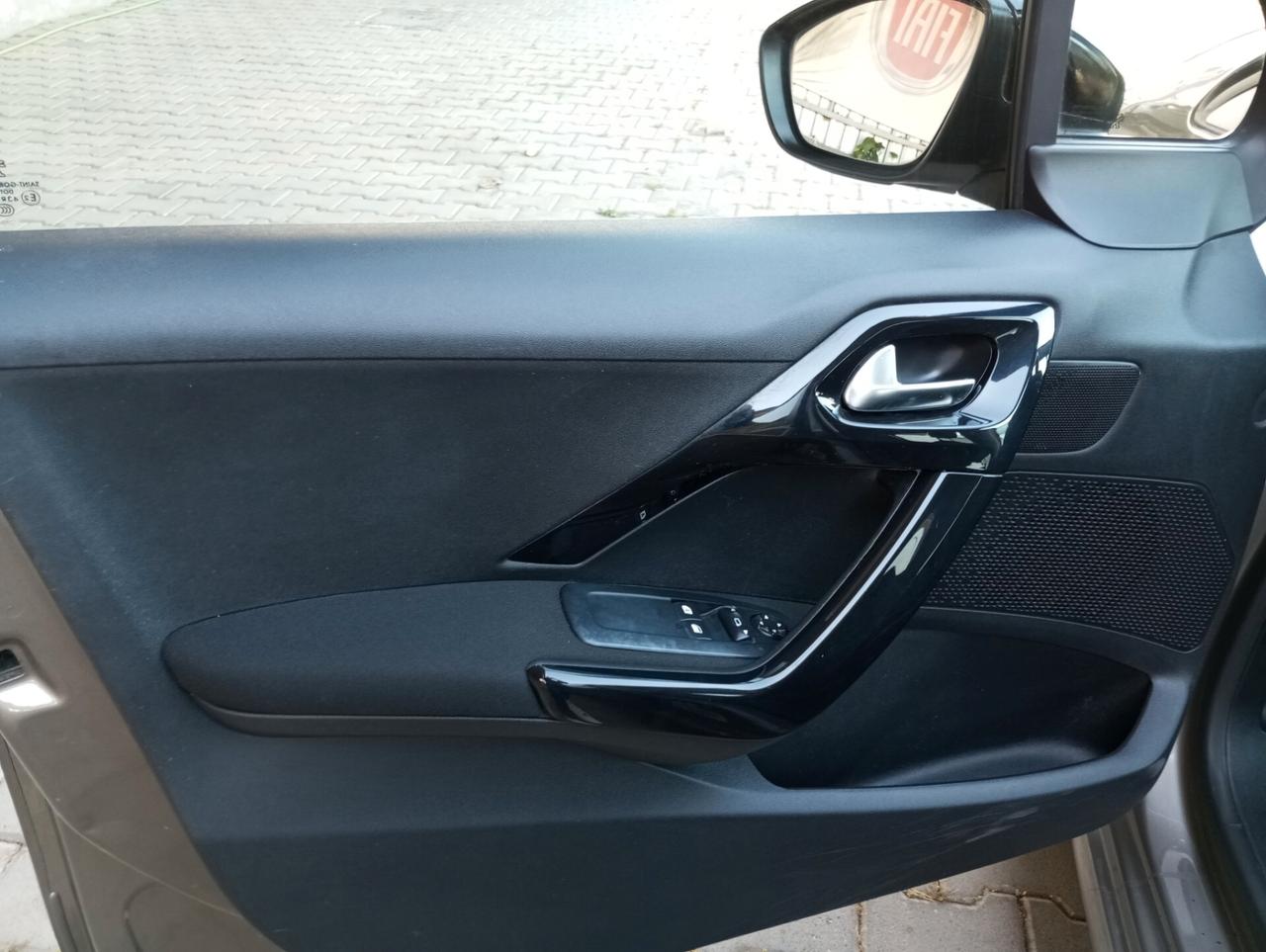 Peugeot 208 1.4 HDi 68 CV 5 porte Active