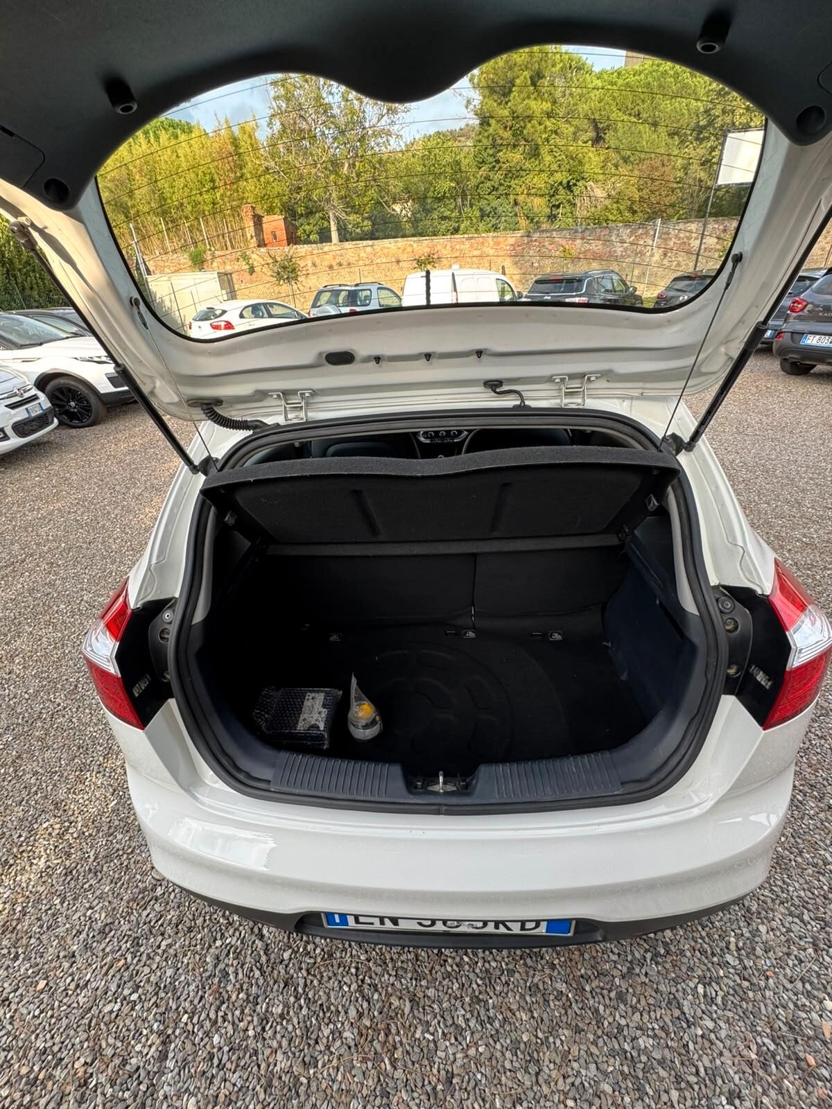 Kia Rio 1.1 CRDi WGT 5p. EX