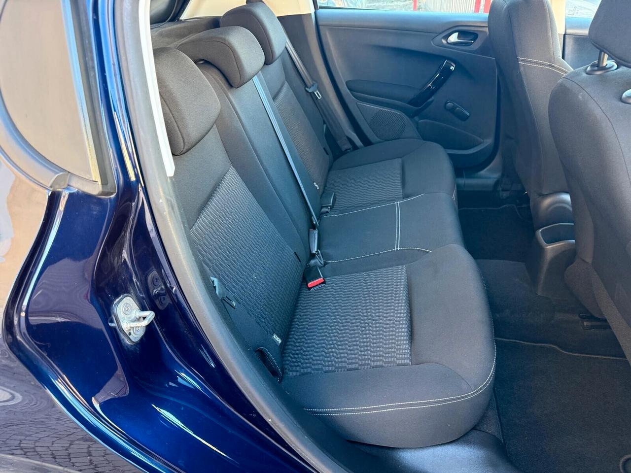 Peugeot 208 1.2 Benz 82cv Allure PER NEOPATENTATI