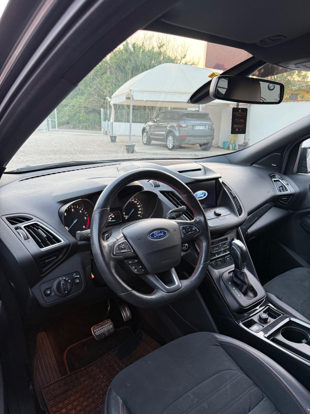 Ford Kuga 2.0 TDCI 150 CV S&S 4WD Powershift ST-Line