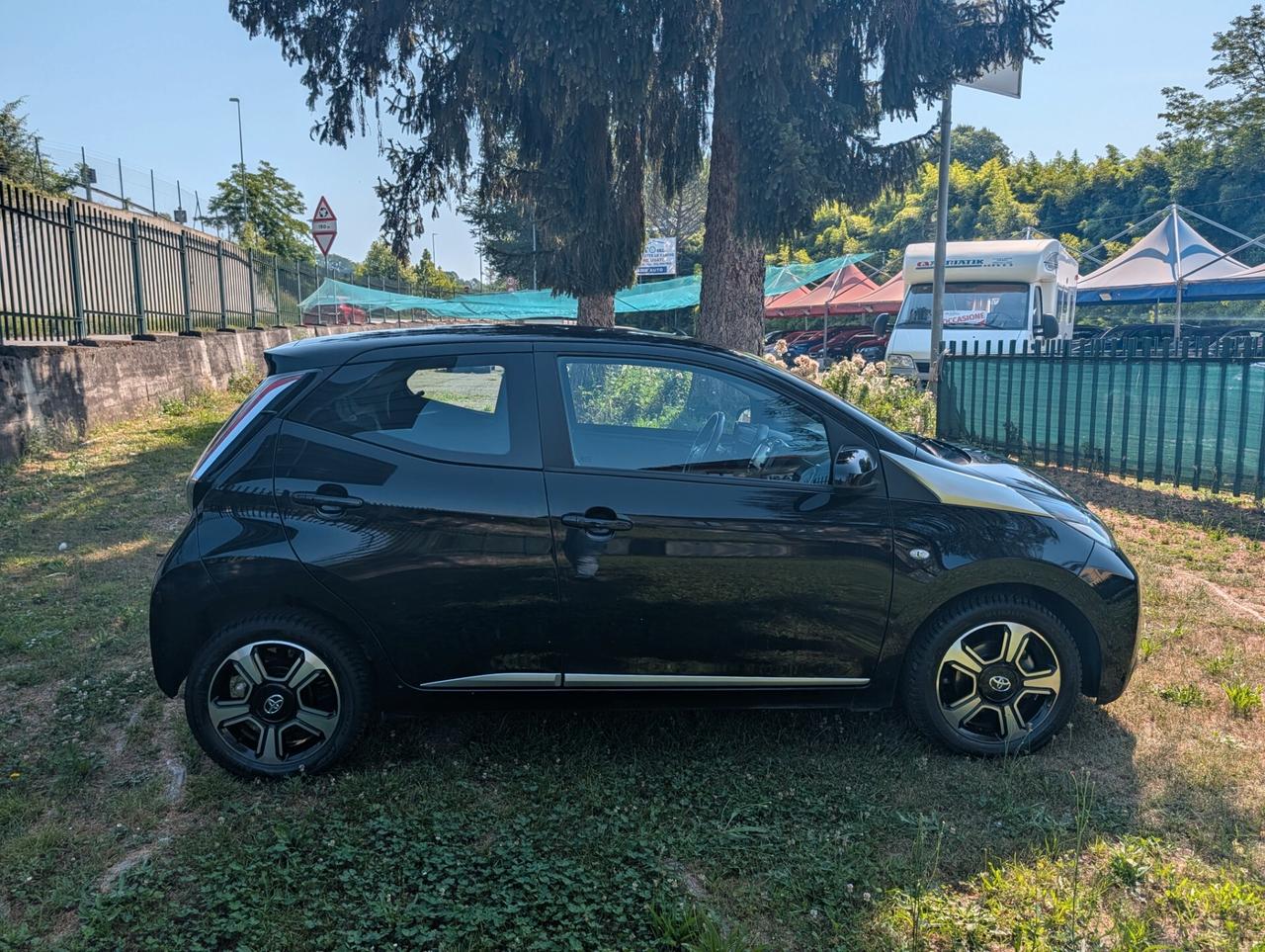 Toyota Aygo 1.0 VVT-i 69 CV 3 porte x-clusiv MMT