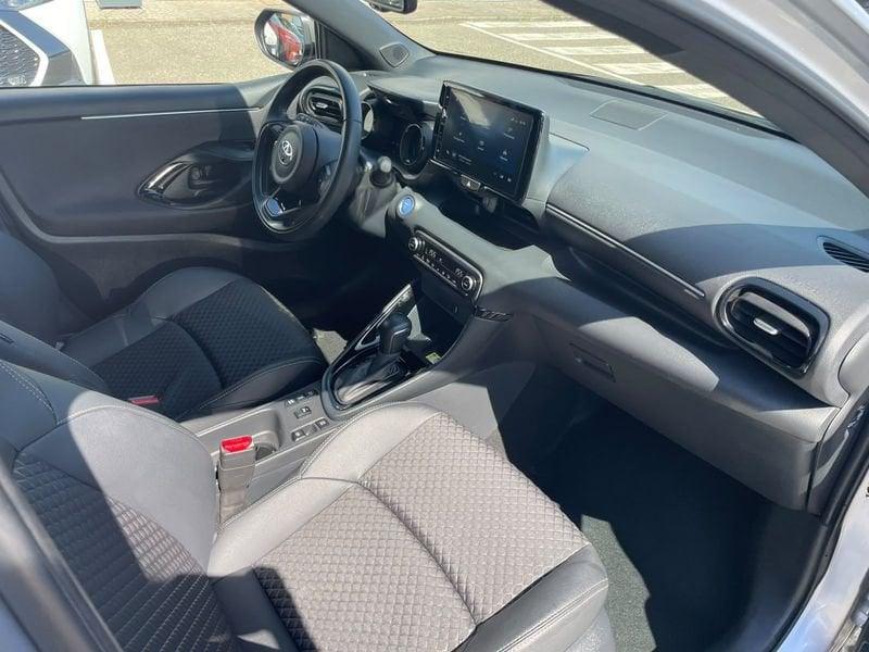 Toyota Yaris Hybrid Lounge MY22 GARANZIA FINO AL 2037