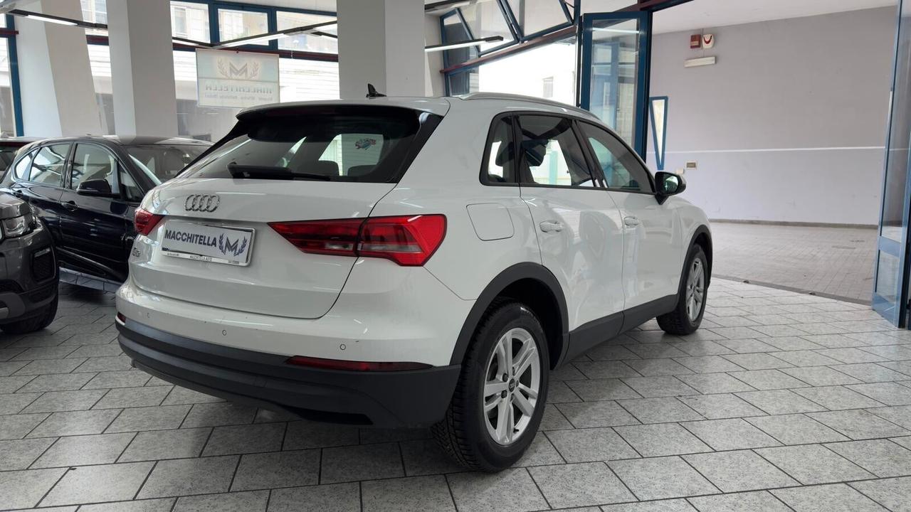 Audi Q3 35 TDI S tronic Business
