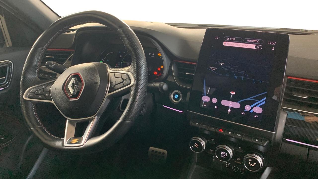 Renault Arkana Hybrid E-Tech 145 CV R.S. Line