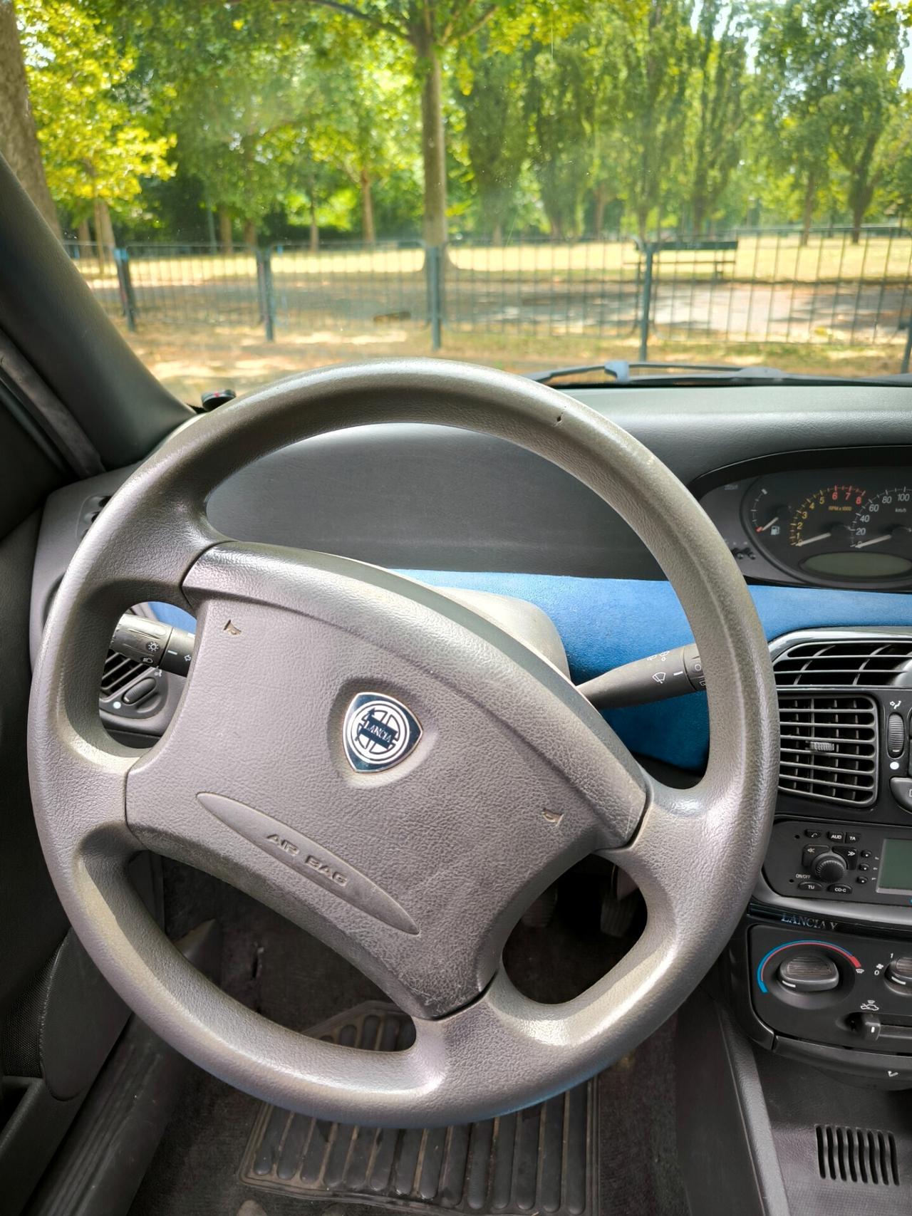 Lancia Y 1.2i 16V cat LX