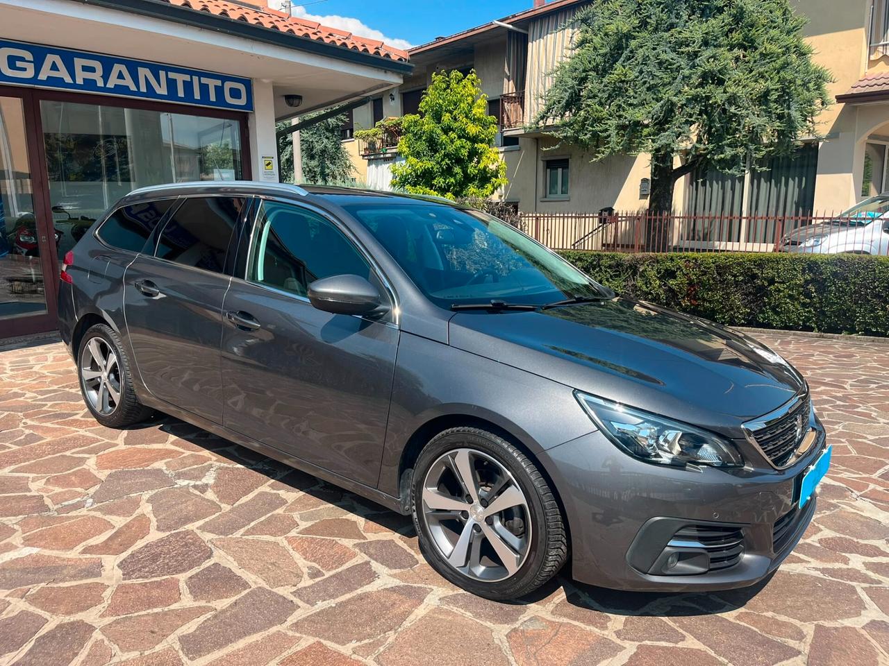Peugeot 308 BlueHDi 130 S&S EAT6 SW Allure