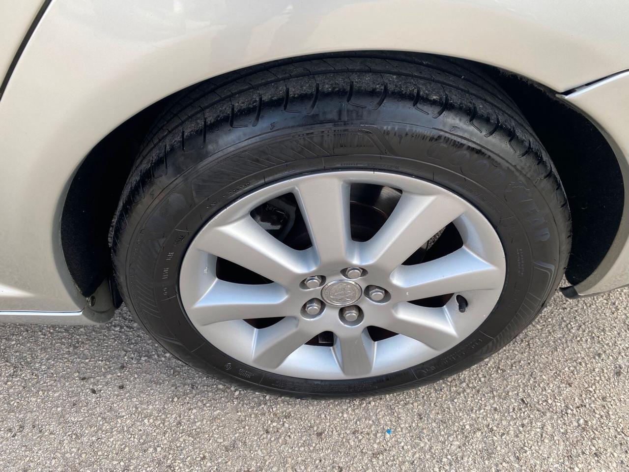 Toyota Avensis 2.0 tdi 115cv full opt sw 2003