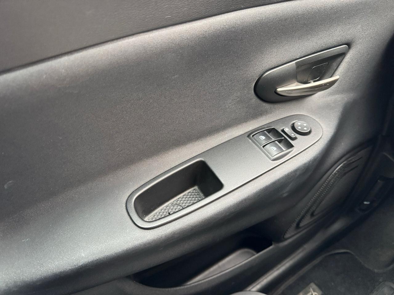 Lancia Ypsilon 1.2 69 CV 5 porte S&S Gold