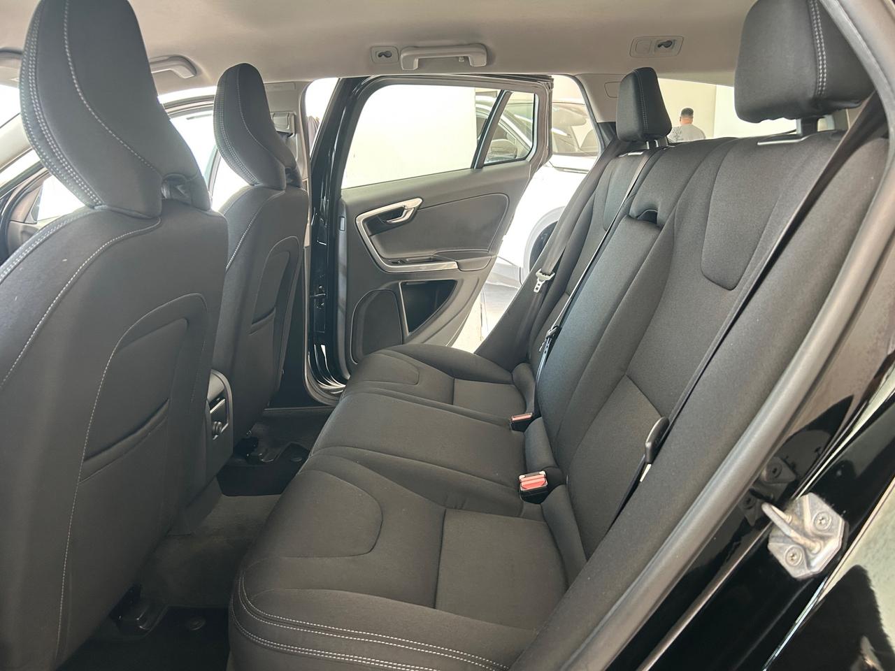 Volvo V60 2.0 D2 88Kw 2016 EURO6 AUT.