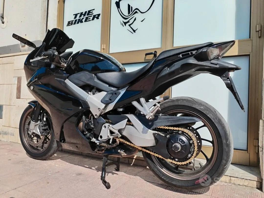 Honda VFR 800 F V4 sport