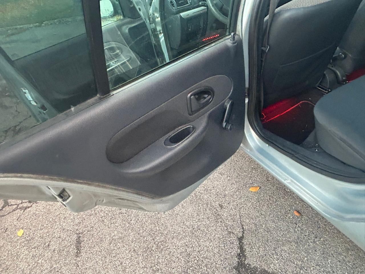 Renault Clio 1.2 16V benzina 5 porte