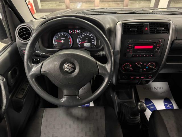 SUZUKI Jimny 1.3i 16V cat 4WD JLX