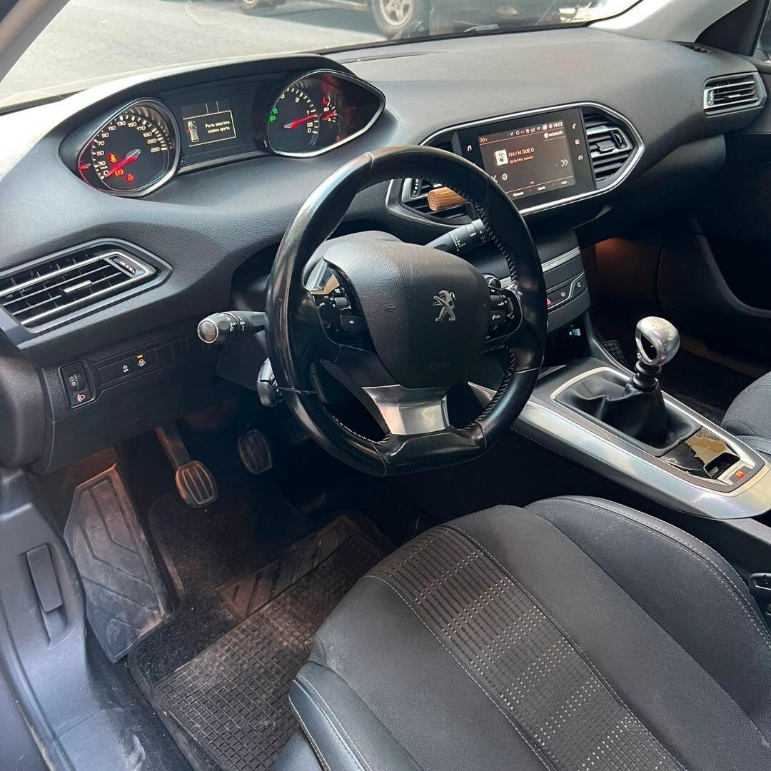 Peugeot 308 BlueHDi - 131CV
