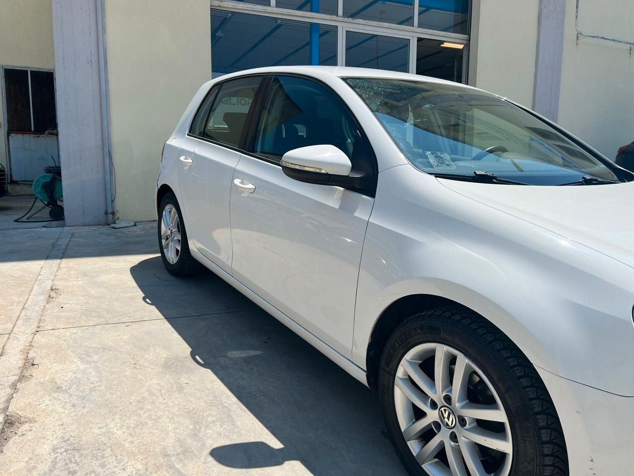 Volkswagen Golf 6 1.6 tdi UNICO PROP FULL OPTIONAL