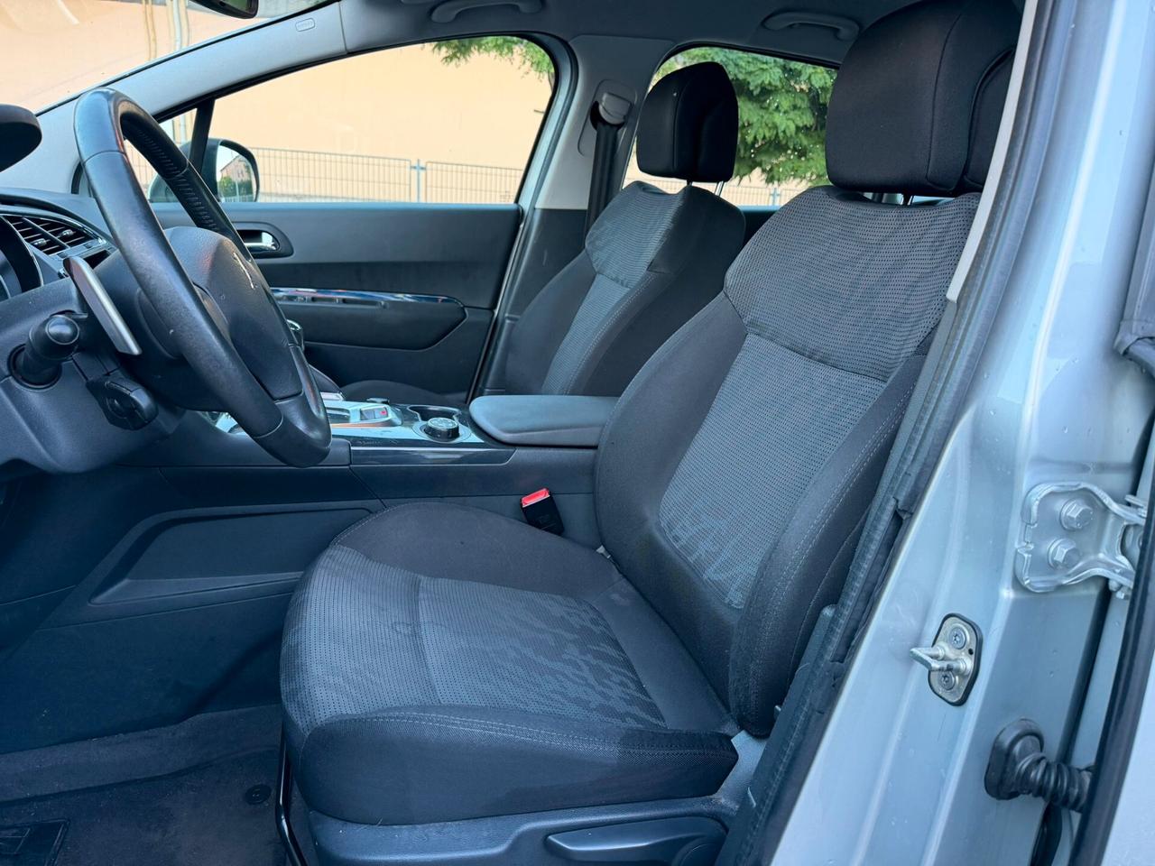 Peugeot 3008 1.6 HDi 112CV Automatico